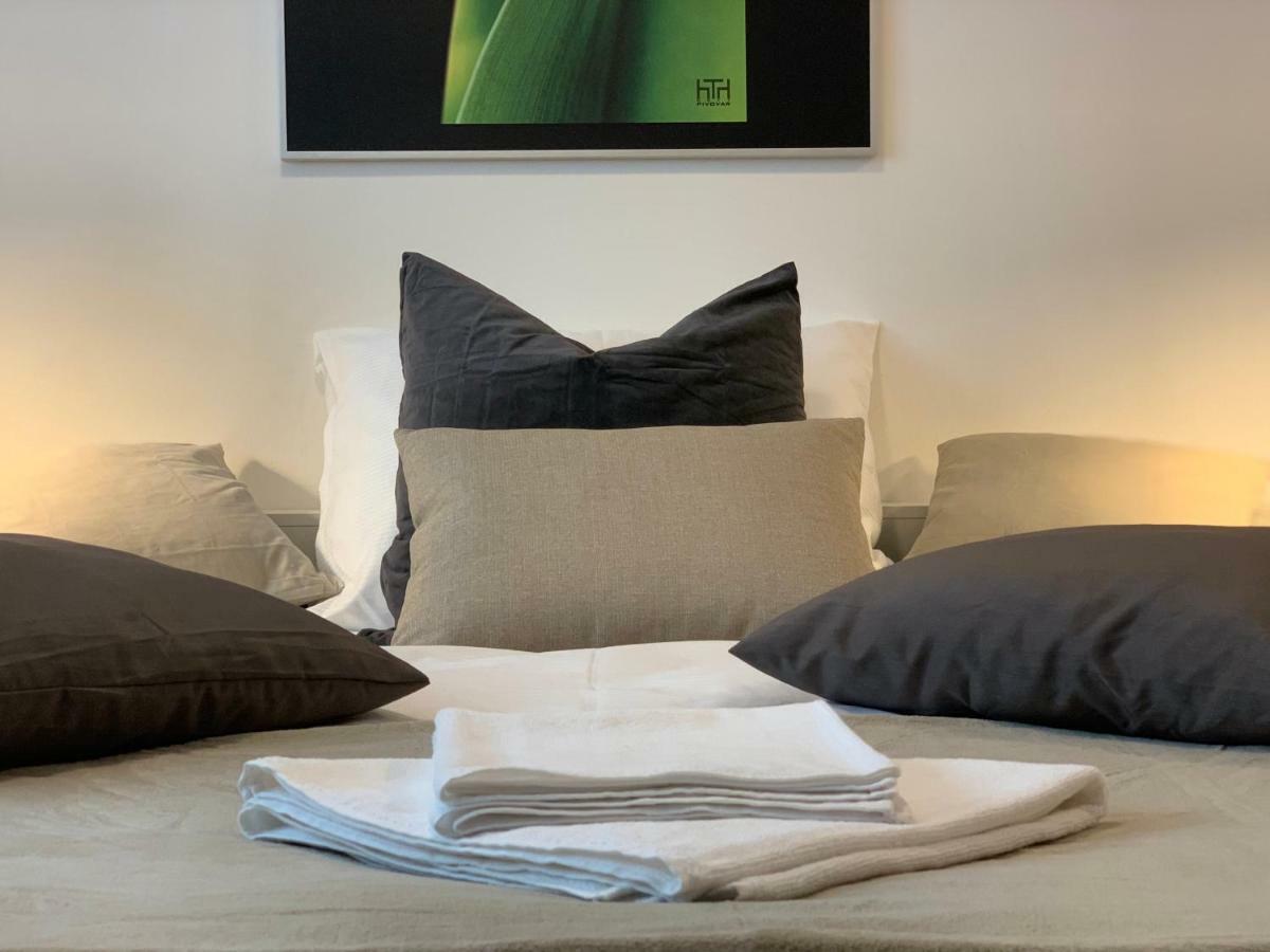 Ap 1 - Apartments 4U Brezinova "Overnight Simply" Χράντεκ Κράλοβε Εξωτερικό φωτογραφία