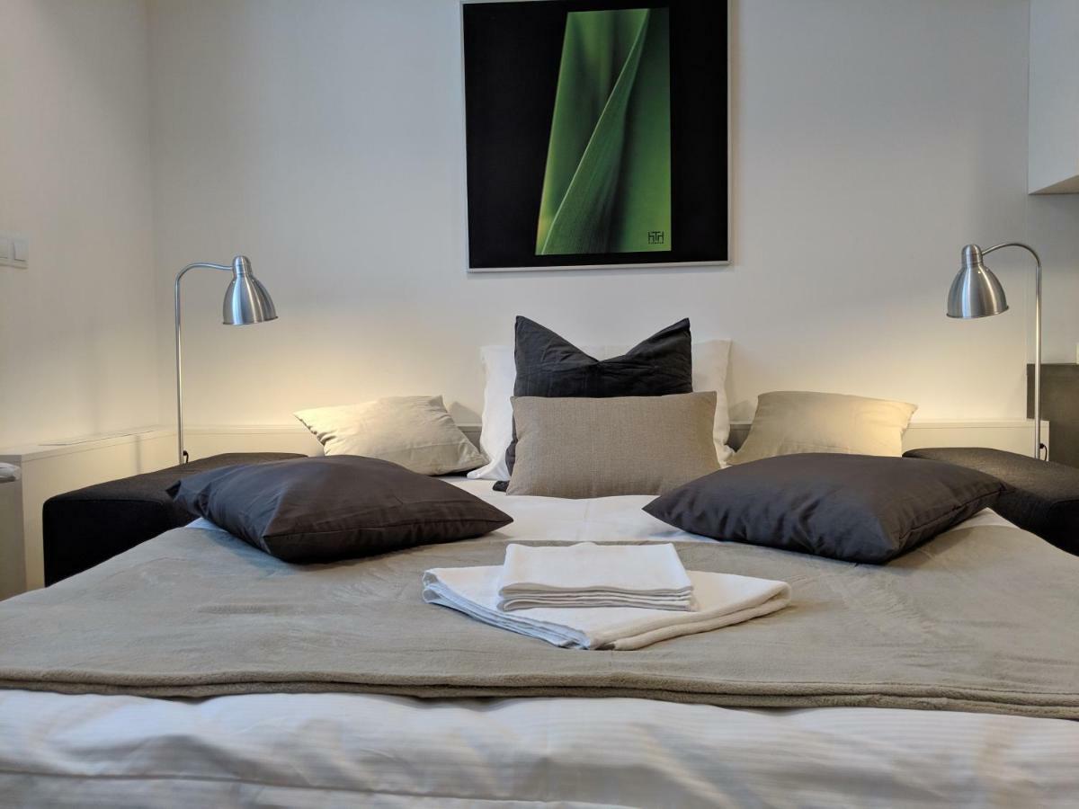 Ap 1 - Apartments 4U Brezinova "Overnight Simply" Χράντεκ Κράλοβε Εξωτερικό φωτογραφία