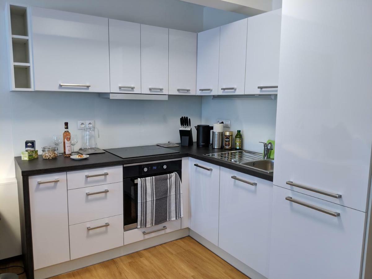 Ap 1 - Apartments 4U Brezinova "Overnight Simply" Χράντεκ Κράλοβε Εξωτερικό φωτογραφία