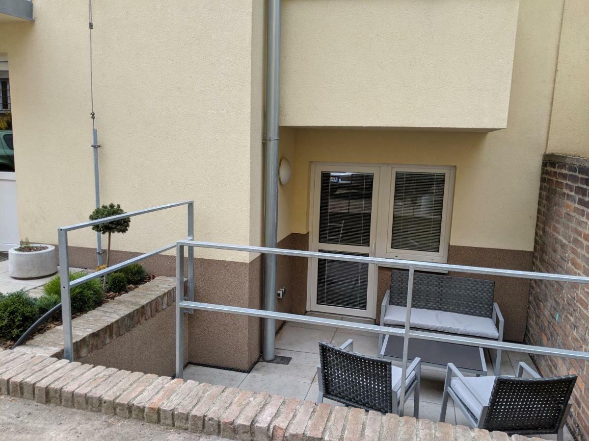 Ap 1 - Apartments 4U Brezinova "Overnight Simply" Χράντεκ Κράλοβε Εξωτερικό φωτογραφία