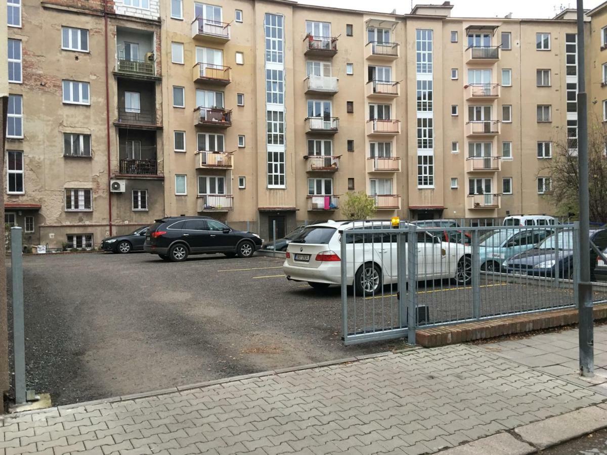 Ap 1 - Apartments 4U Brezinova "Overnight Simply" Χράντεκ Κράλοβε Εξωτερικό φωτογραφία